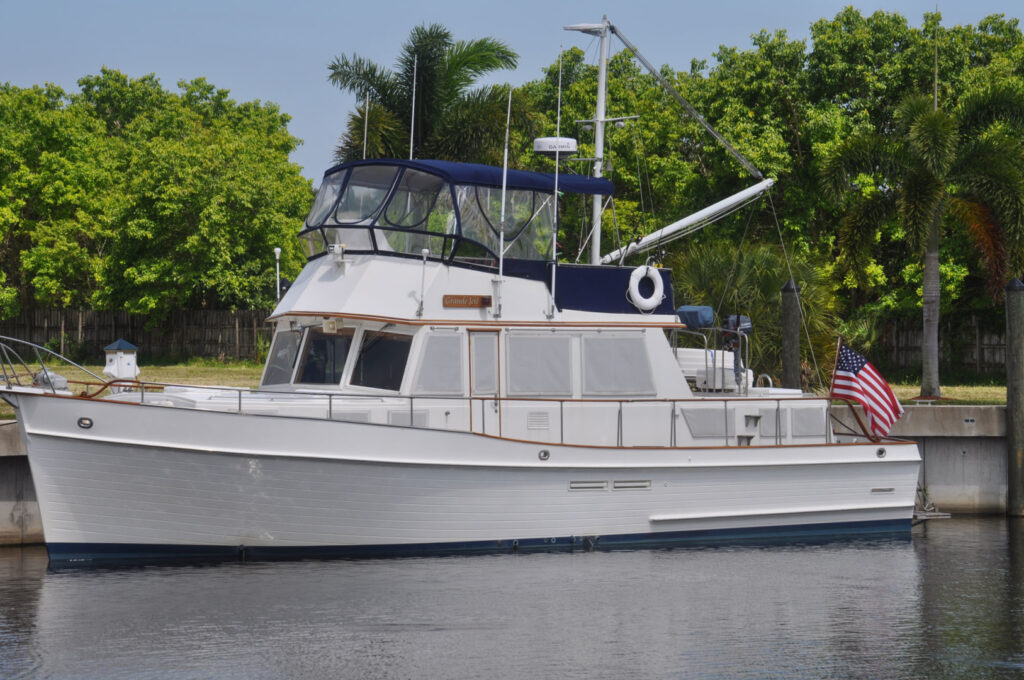 1990-Grand-Banks-46-Grand-Jete-17-yacht-for-sale-River-Forest-Yachting-Center-of-Stuart.