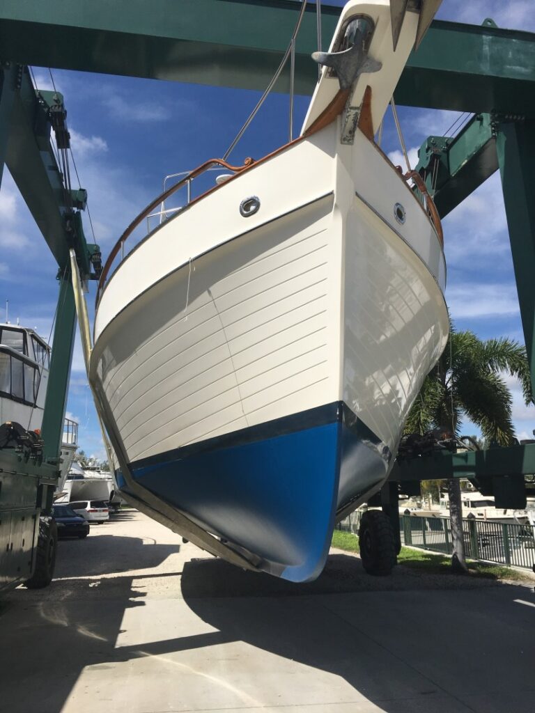 1990-Grand-Banks-46-Grand-Jete-33-yacht-for-sale-Florida-River-Forest-Yatching-Center-of-Stuart.