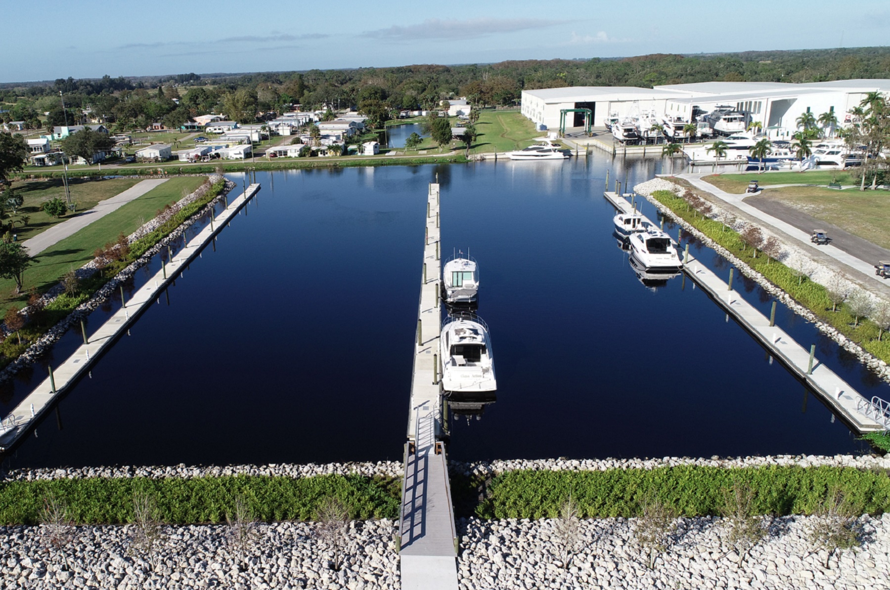 New pic 1 of fresh water dockage for yachts basin, LaBelle, Fort Myers, Cape Coral, River Forest Yachting Centers of Stuart and LaBelle.