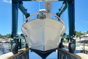 yacht-fiberglass-repair-boat-fiberglass-repair-Fort-Myers-Cape-Coral-Florida-River-Forest-Yachting-Centers-of-LaBelle-and-Stuart