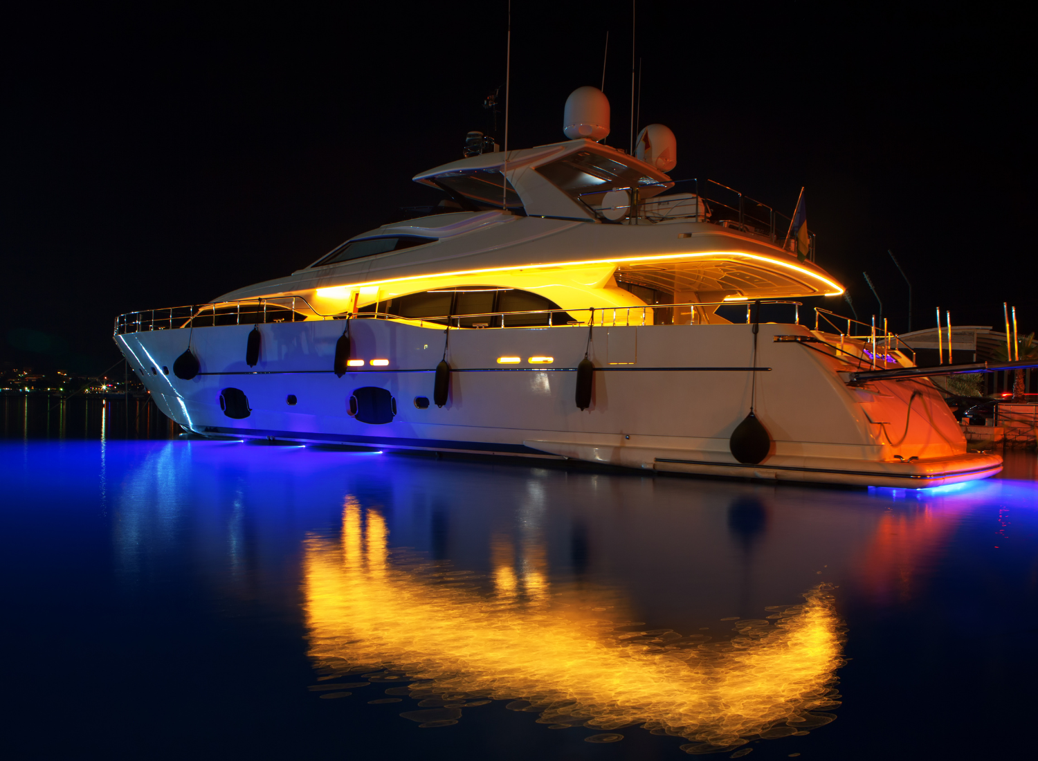 yacht-underwater-lighting-yacht-service-River-Forest-of-LaBelle-and-Stuart-Florida-Jupiter-West-Palm-Fort-Myers-Cape-Coral.