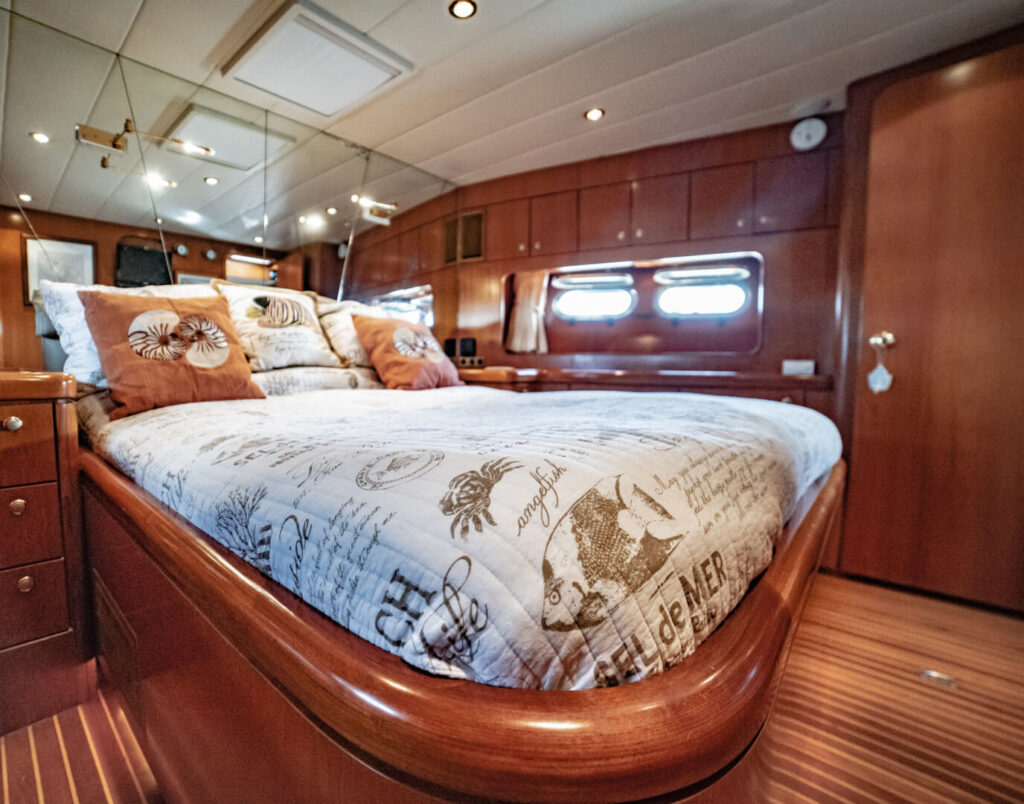 Lady Caradoc, luxury yacht interior, Florida, Stuart, Hobe Sound, Jupiter, Palm Beach