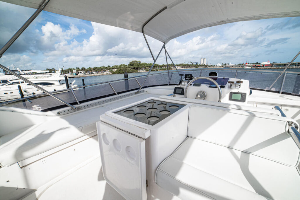 view from a yacht, yacht sales, Jupiter, West Palm Beach, Stuart, LaBelle, Fort Myers, Florida